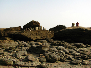 two-venuses-on-a-rock