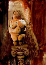 venustoooldtoolong-sandracamomile