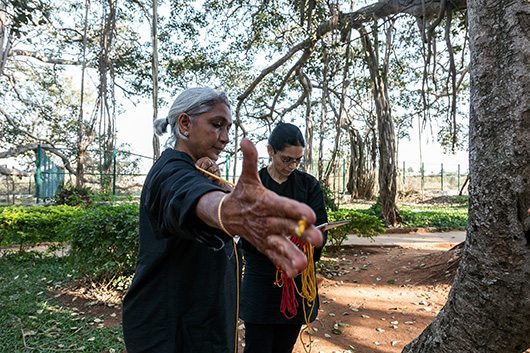 banyan_Lalitha_shalini_strings_in_hand_MG_5539 copy2